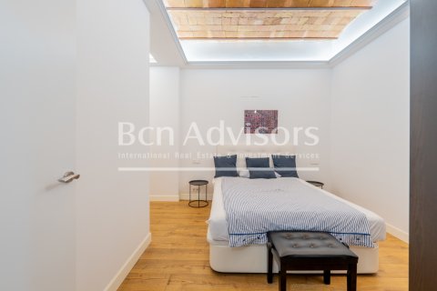 Apartamento de 3 dormitorios en venta en Barcelona, Cataluña, Spain № 2899 - foto 24