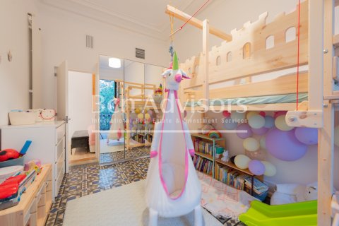 Apartamento de 3 dormitorios en venta en Barcelona, Cataluña, Spain № 2900 - foto 20