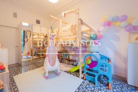 Apartamento de 3 dormitorios en venta en Barcelona, Cataluña, Spain № 2900 - foto 19