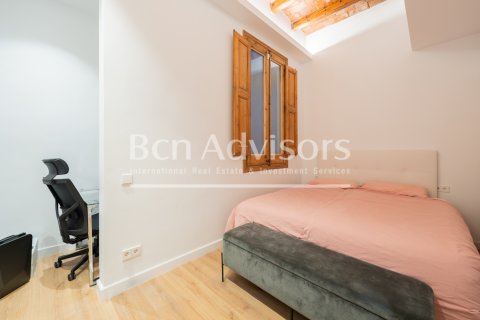 Apartamento de 3 dormitorios en venta en Barcelona, Cataluña, Spain № 2900 - foto 25
