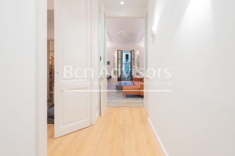 Apartamento de 3 dormitorios en venta en Barcelona, Cataluña, Spain № 2900 - foto 26
