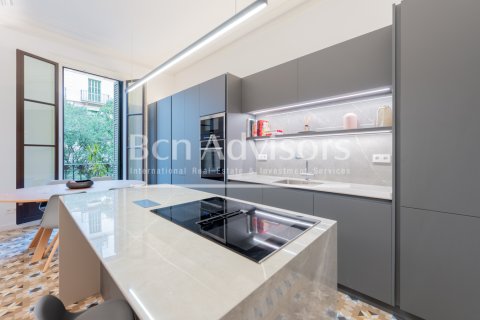 Apartamento de 3 dormitorios en venta en Barcelona, Cataluña, Spain № 2900 - foto 5