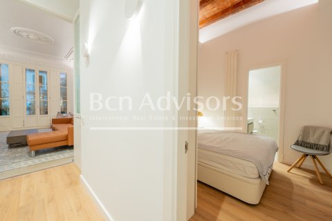 Apartamento de 3 dormitorios en venta en Barcelona, Cataluña, Spain № 2900 - foto 27