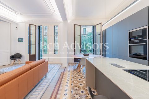 Apartamento de 3 dormitorios en venta en Barcelona, Cataluña, Spain № 2900 - foto 4