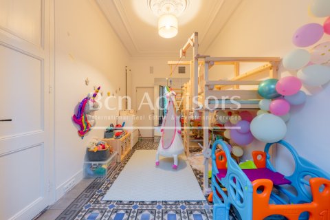 Apartamento de 3 dormitorios en venta en Barcelona, Cataluña, Spain № 2900 - foto 18