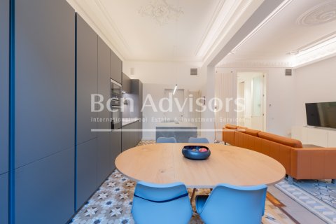 Apartamento de 3 dormitorios en venta en Barcelona, Cataluña, Spain № 2900 - foto 11