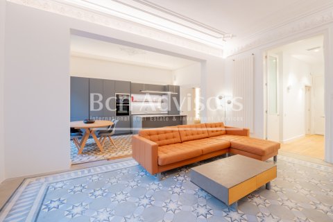 Apartamento de 3 dormitorios en venta en Barcelona, Cataluña, Spain № 2900 - foto 12