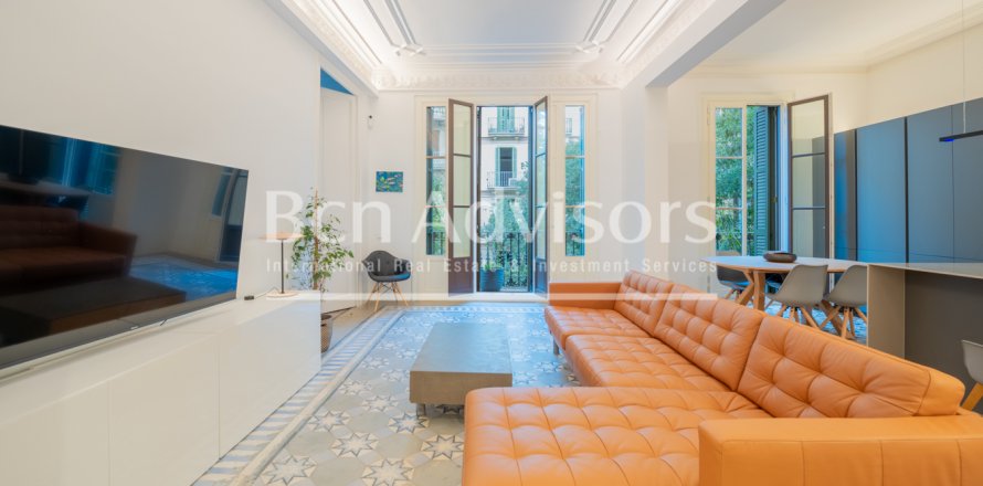 Apartamento de 3 dormitorios en venta en Barcelona, Cataluña, Spain № 2900
