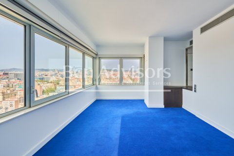 Ático de 2 dormitorios en venta en Barcelona, Cataluña, Spain № 2901 - foto 28