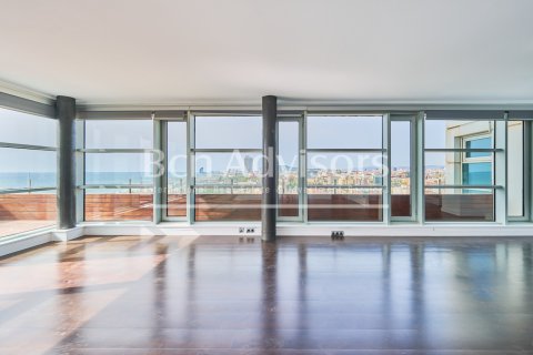 Ático de 2 dormitorios en venta en Barcelona, Cataluña, Spain № 2901 - foto 8