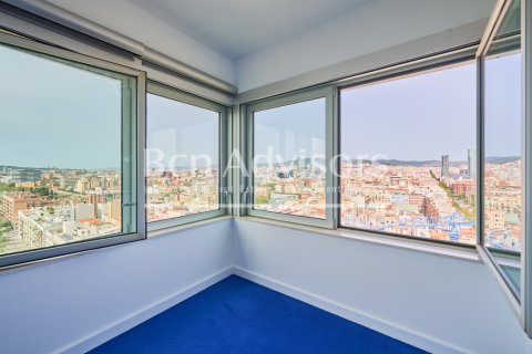 Ático de 2 dormitorios en venta en Barcelona, Cataluña, Spain № 2901 - foto 29