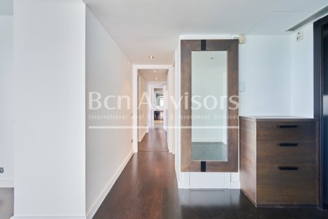 Ático de 2 dormitorios en venta en Barcelona, Cataluña, Spain № 2901 - foto 26