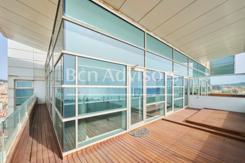 Ático de 2 dormitorios en venta en Barcelona, Cataluña, Spain № 2901 - foto 14