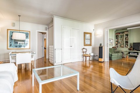 4 bedrooms apartment for sale in Barcelona, Catalonia, Spain № 6822 - photo 2