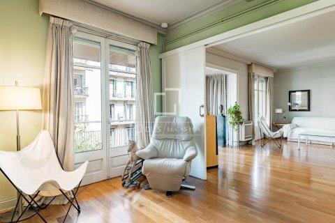 4 bedrooms apartment for sale in Barcelona, Catalonia, Spain № 6822 - photo 9