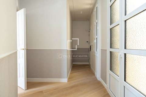 2 bedrooms apartment for sale in Barcelona, Catalonia, Spain № 6821 - photo 21