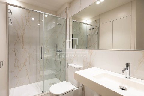 2 bedrooms apartment for sale in Barcelona, Catalonia, Spain № 6821 - photo 28