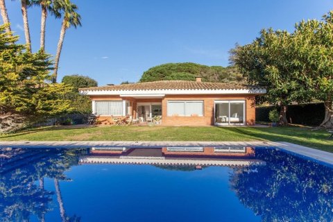 Сasa de 4 dormitorios en venta en Sant Andreu de Llavaneres, Barcelona, Cataluña, Spain № 6209 - foto 3