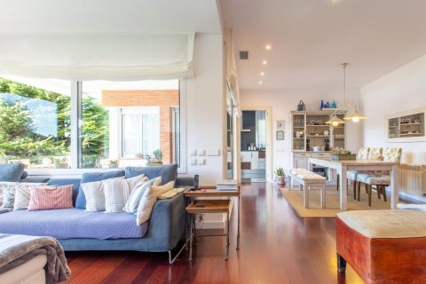 Сasa de 4 dormitorios en venta en Sant Andreu de Llavaneres, Barcelona, Cataluña, Spain № 6209 - foto 12