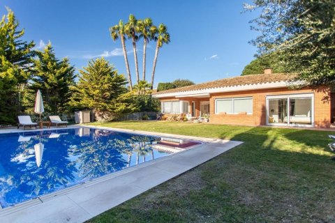 Сasa de 4 dormitorios en venta en Sant Andreu de Llavaneres, Barcelona, Cataluña, Spain № 6209 - foto 2