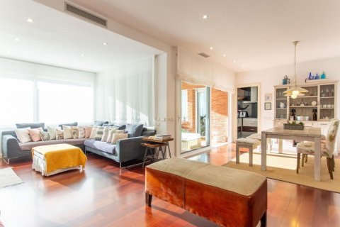 Сasa de 4 dormitorios en venta en Sant Andreu de Llavaneres, Barcelona, Cataluña, Spain № 6209 - foto 17