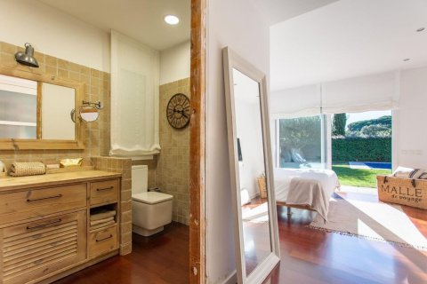 Сasa de 4 dormitorios en venta en Sant Andreu de Llavaneres, Barcelona, Cataluña, Spain № 6209 - foto 28