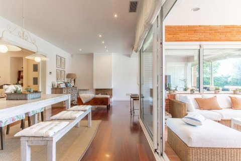 Сasa de 4 dormitorios en venta en Sant Andreu de Llavaneres, Barcelona, Cataluña, Spain № 6209 - foto 10