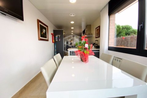 Купить виллу в Кальдес д'Эстрак, Испания с 5 спален, 379м², № 945 - фото 22