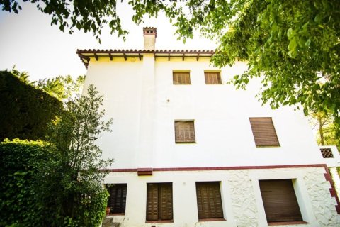 Propiedad comercial de 13 dormitorios en venta en Barcelona, Cataluña, Spain № 947 - foto 10