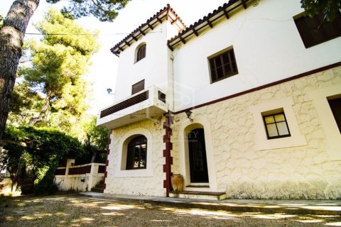 Propiedad comercial de 13 dormitorios en venta en Barcelona, Cataluña, Spain № 947 - foto 2