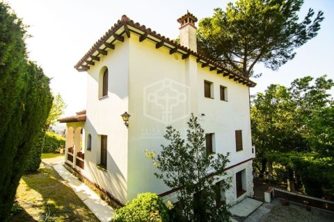Propiedad comercial de 13 dormitorios en venta en Barcelona, Cataluña, Spain № 947 - foto 9