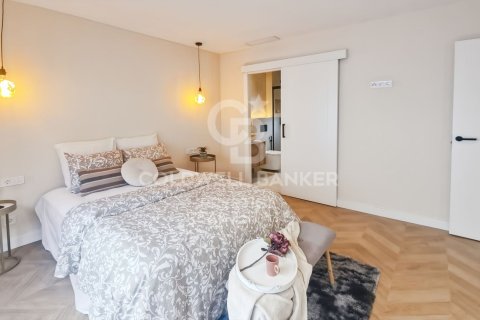 Apartamento de 2 dormitorios en venta en Barcelona, Cataluña, Spain № 5779 - foto 10