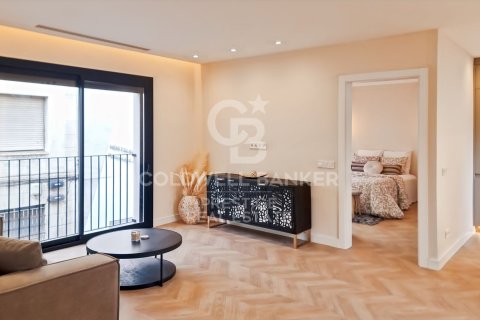 Apartamento de 2 dormitorios en venta en Barcelona, Cataluña, Spain № 5779 - foto 2