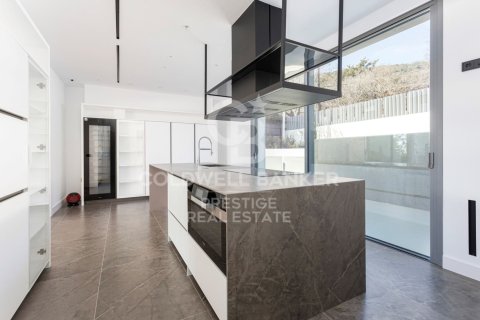Сasa de 8 dormitorios en venta en Barcelona, Cataluña, Spain № 5781 - foto 12
