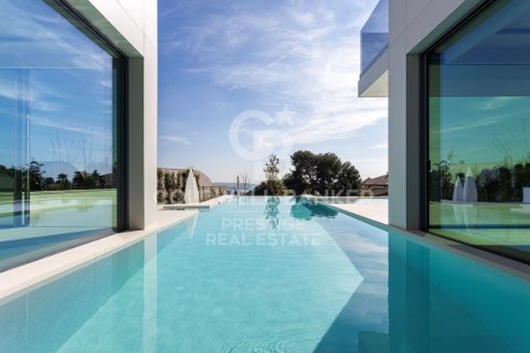 Сasa de 8 dormitorios en venta en Barcelona, Cataluña, Spain № 5781 - foto 16