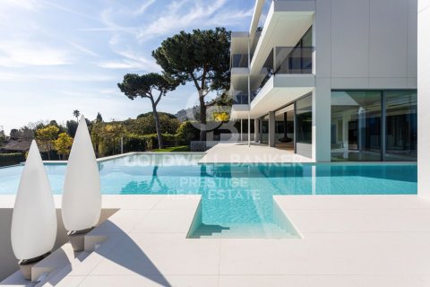 Сasa de 8 dormitorios en venta en Barcelona, Cataluña, Spain № 5781 - foto 15