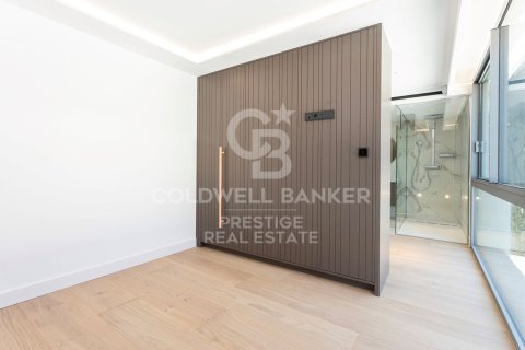 Сasa de 8 dormitorios en venta en Barcelona, Cataluña, Spain № 5781 - foto 27