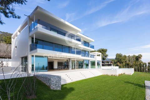 Сasa de 8 dormitorios en venta en Barcelona, Cataluña, Spain № 5781 - foto 3