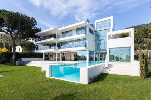 Сasa de 8 dormitorios en venta en Barcelona, Cataluña, Spain № 5781 - foto 2