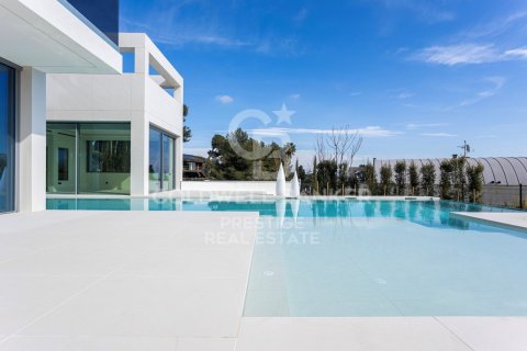 Сasa de 8 dormitorios en venta en Barcelona, Cataluña, Spain № 5781 - foto 6