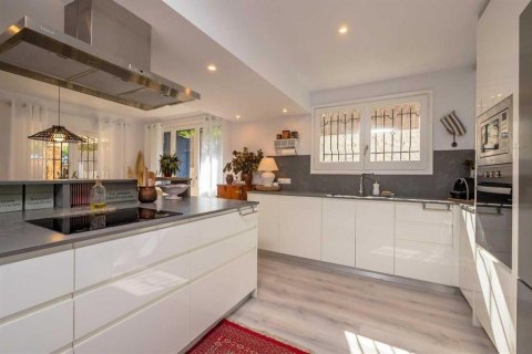 Сasa de 5 dormitorios en venta en Calella De Palafrugell, Gerona, Cataluña, Spain № 1763 - foto 8