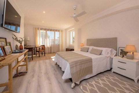 Сasa de 5 dormitorios en venta en Calella De Palafrugell, Gerona, Cataluña, Spain № 1763 - foto 11