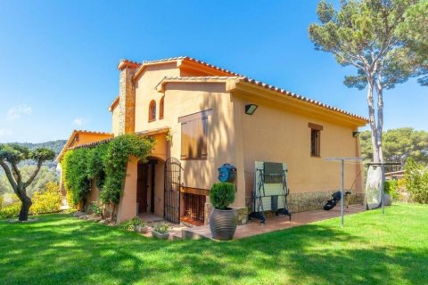 Сasa de 5 dormitorios en venta en Tamariu, Gerona, Cataluña, Spain № 1765 - foto 2