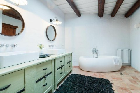 Сasa de 7 dormitorios en venta en Vullpellac, Gerona, Cataluña, Spain № 1764 - foto 29