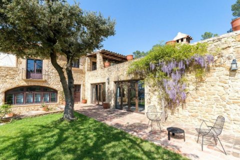 Сasa de 7 dormitorios en venta en Vullpellac, Gerona, Cataluña, Spain № 1764 - foto 19
