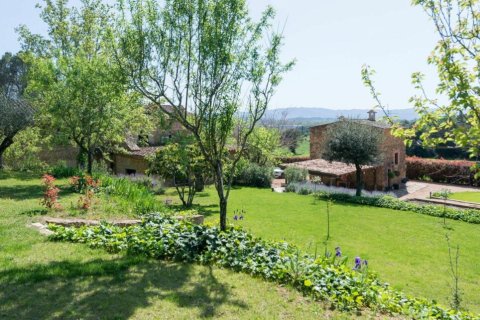 Сasa de 7 dormitorios en venta en Vullpellac, Gerona, Cataluña, Spain № 1764 - foto 13