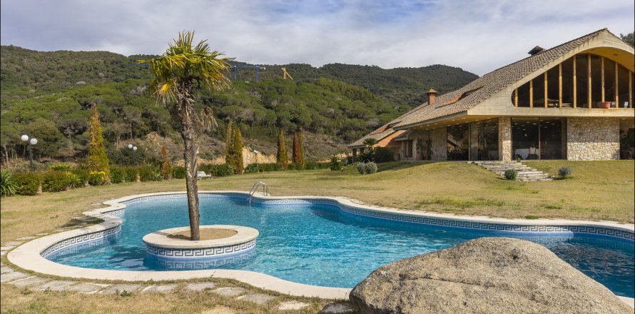 5 bedrooms house for sale in Sant Andreu de Llavaneres, Barcelona, Catalonia, Spain № 1762
