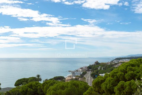 8 bedrooms villa for sale in Sant Pol de Mar, Barcelona, Catalonia, Spain № 4112 - photo 4