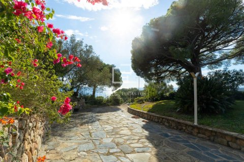 8 bedrooms villa for sale in Sant Pol de Mar, Barcelona, Catalonia, Spain № 4112 - photo 21