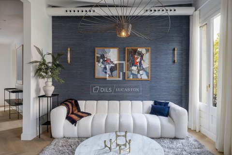 Apartamento de 3 dormitorios en venta en Barcelona, Cataluña, Spain № 4115 - foto 23